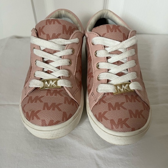 Girls Micheal Kors shoes - Picture 2 of 8